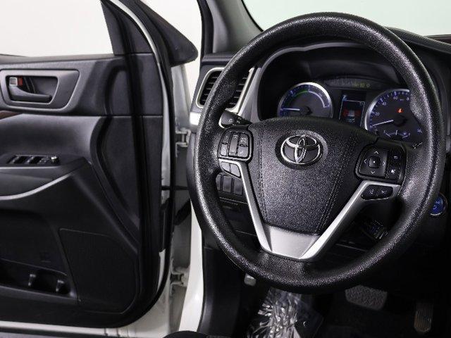 used 2019 Toyota Highlander Hybrid car, priced at $25,999