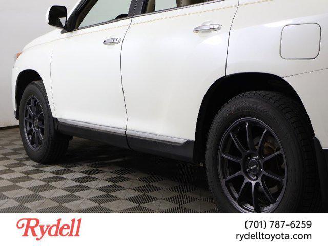 used 2013 Toyota Highlander car, priced at $12,490