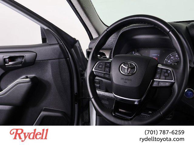 used 2021 Toyota Highlander Hybrid car, priced at $28,999