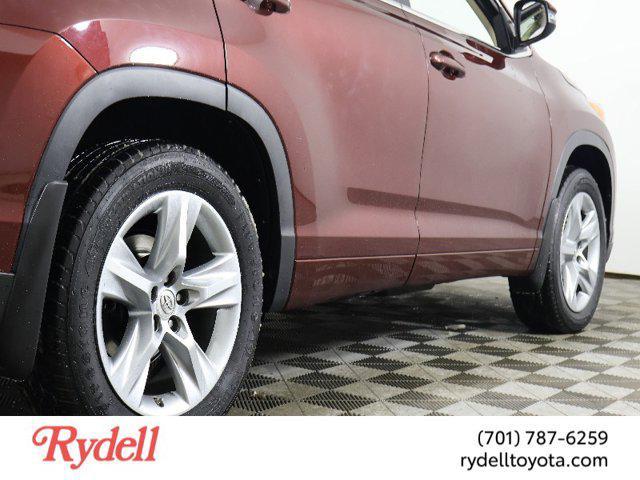 used 2015 Toyota Highlander car, priced at $23,999