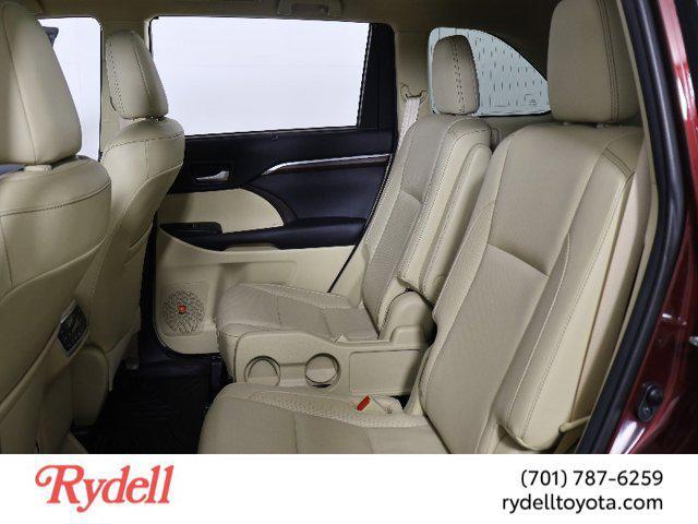 used 2015 Toyota Highlander car, priced at $23,999