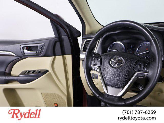 used 2015 Toyota Highlander car, priced at $23,999