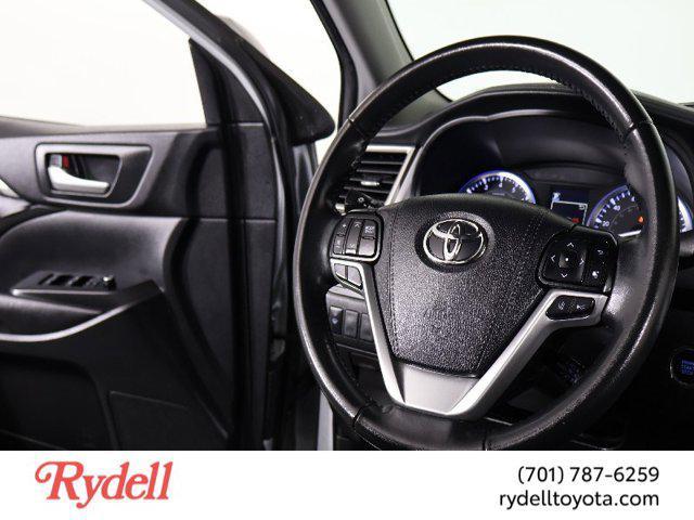 used 2019 Toyota Highlander car, priced at $26,999