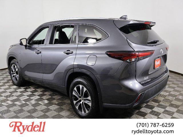 used 2024 Toyota Highlander car, priced at $43,999