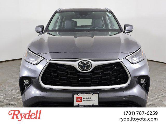 used 2024 Toyota Highlander car, priced at $43,999