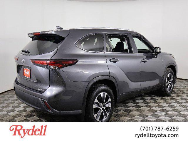 used 2024 Toyota Highlander car, priced at $43,999