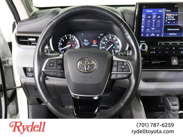 used 2021 Toyota Highlander car, priced at $36,999
