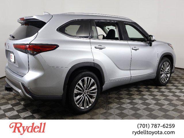 used 2022 Toyota Highlander car, priced at $42,999