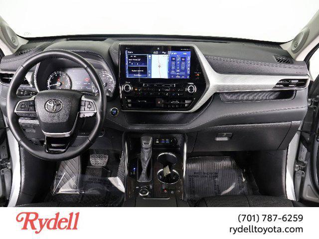 used 2022 Toyota Highlander car, priced at $42,999