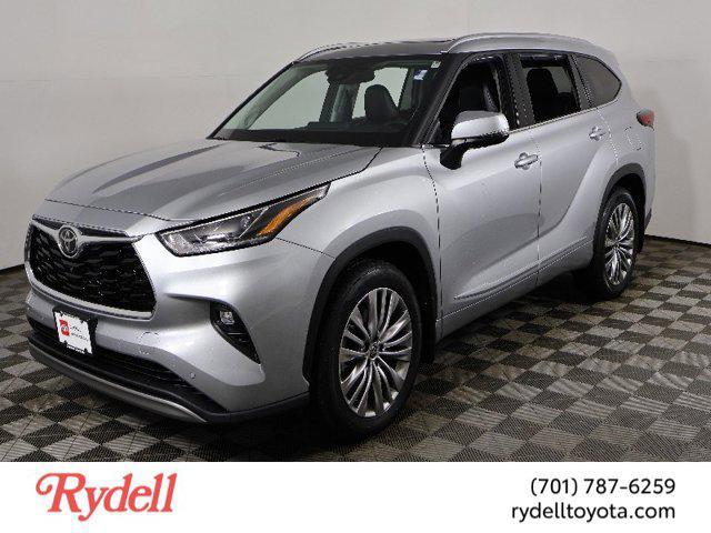 used 2022 Toyota Highlander car, priced at $42,999