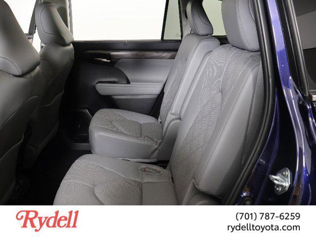 used 2024 Toyota Highlander car, priced at $52,999