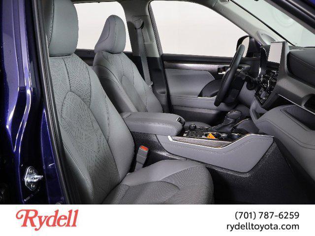 used 2024 Toyota Highlander car, priced at $52,999