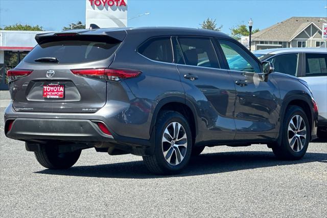 used 2022 Toyota Highlander car, priced at $37,900