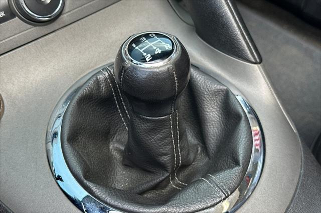 used 2006 Pontiac Solstice car, priced at $12,400