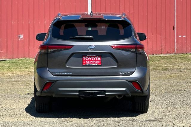 used 2021 Toyota Highlander car, priced at $39,000