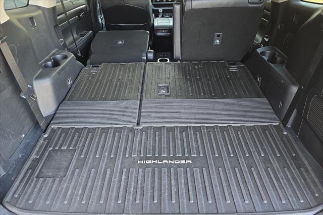 used 2021 Toyota Highlander car, priced at $39,300