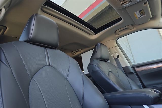 used 2021 Toyota Highlander car, priced at $39,300