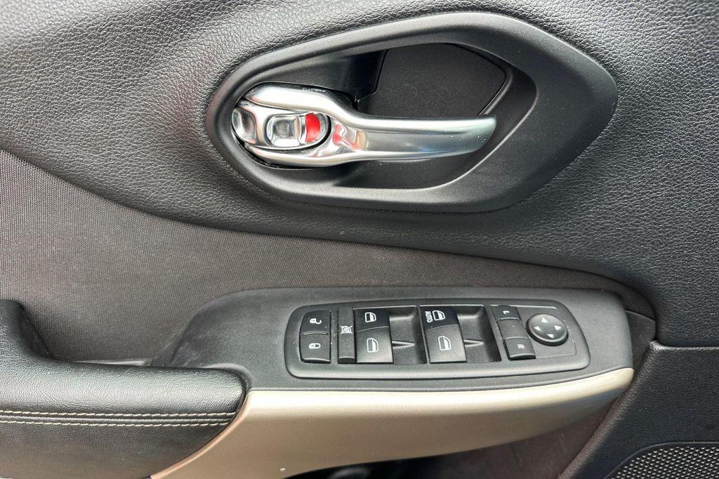 used 2018 Jeep Cherokee car, priced at $13,700