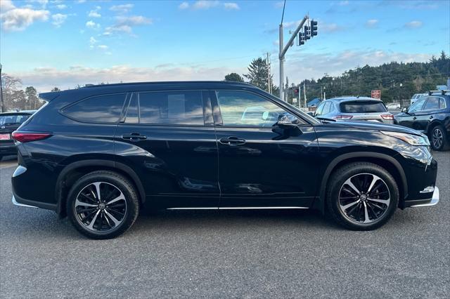 used 2021 Toyota Highlander car, priced at $37,892