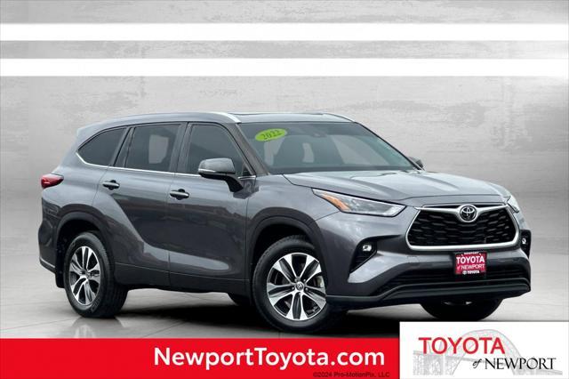 used 2022 Toyota Highlander car, priced at $37,800