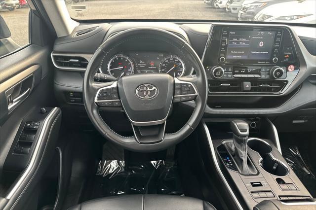 used 2022 Toyota Highlander car, priced at $34,992