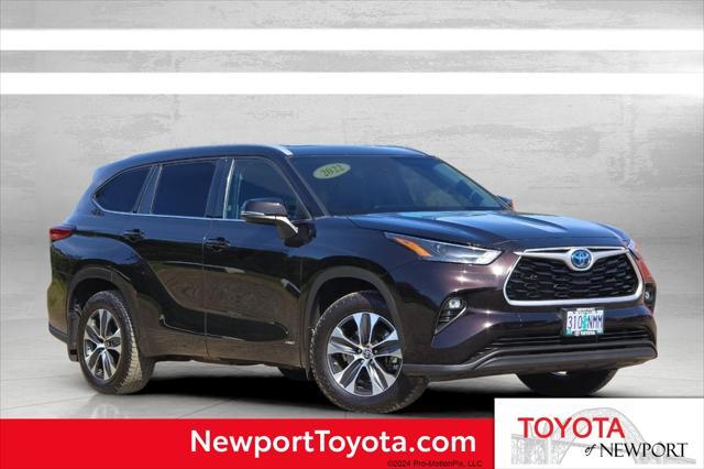 used 2022 Toyota Highlander Hybrid car, priced at $38,500