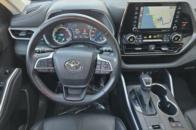 used 2022 Toyota Highlander Hybrid car, priced at $38,500