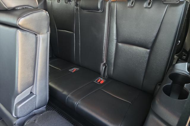 used 2022 Toyota Highlander Hybrid car, priced at $38,500