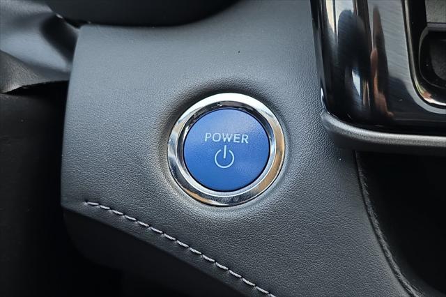 used 2022 Toyota Highlander Hybrid car, priced at $38,500