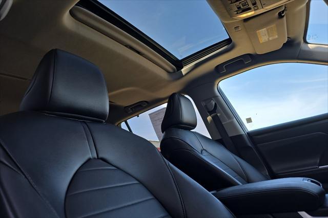 used 2022 Toyota Highlander Hybrid car, priced at $38,500