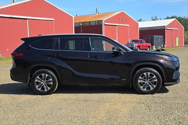 used 2022 Toyota Highlander Hybrid car, priced at $38,500