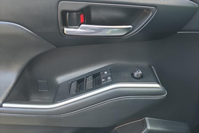 used 2022 Toyota Highlander Hybrid car, priced at $38,500