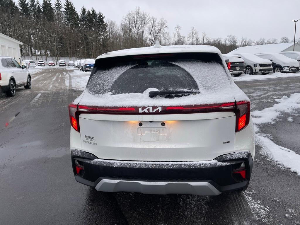 used 2024 Kia Seltos car, priced at $23,476