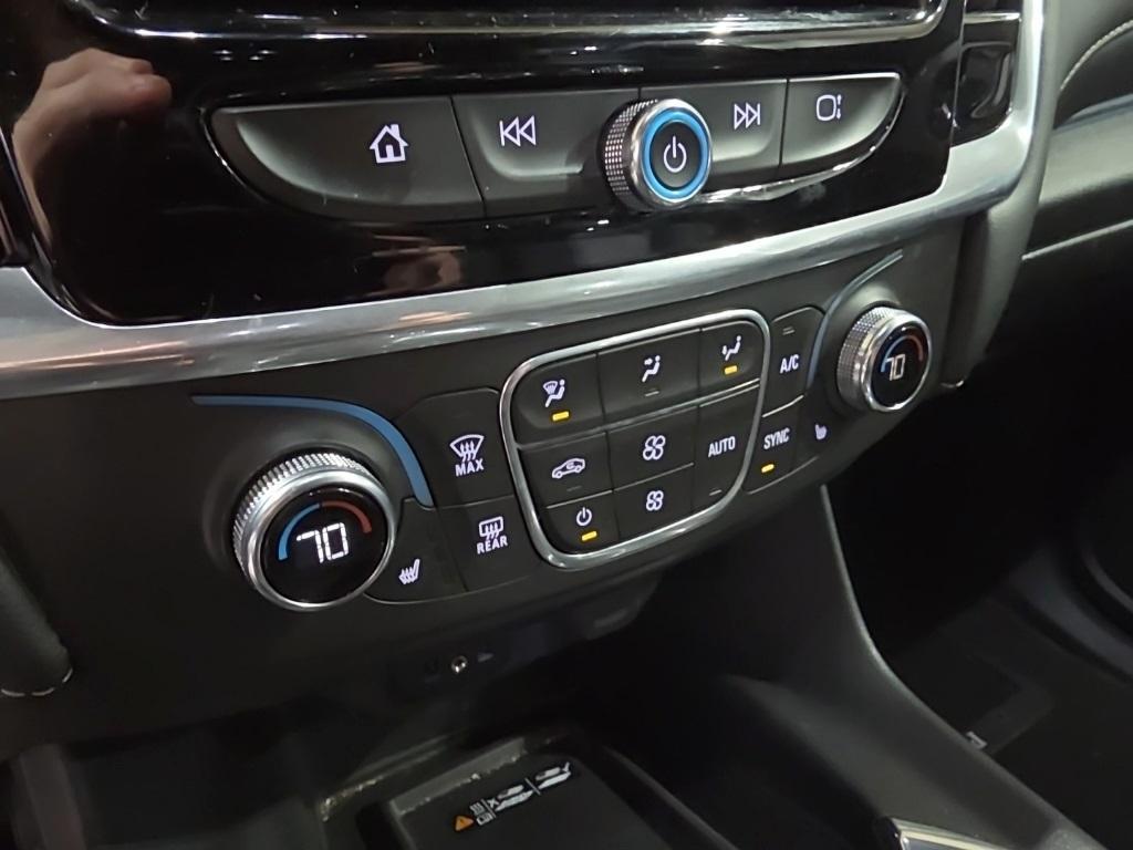 used 2022 Chevrolet Traverse car, priced at $30,428