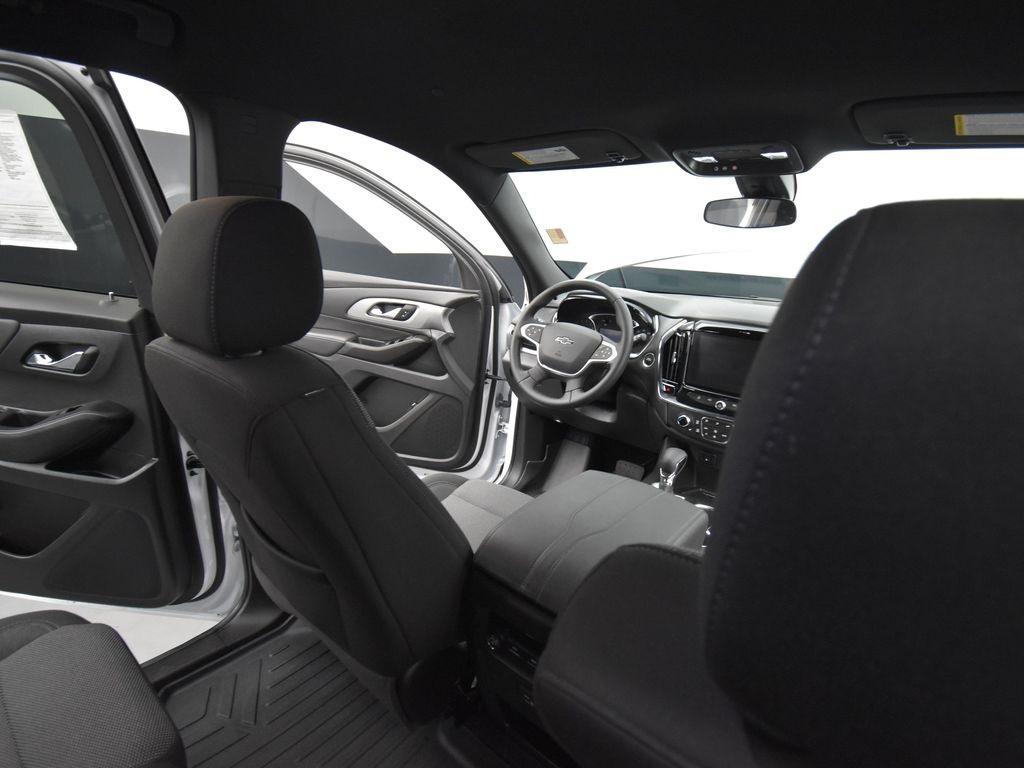 used 2023 Chevrolet Traverse car, priced at $32,900