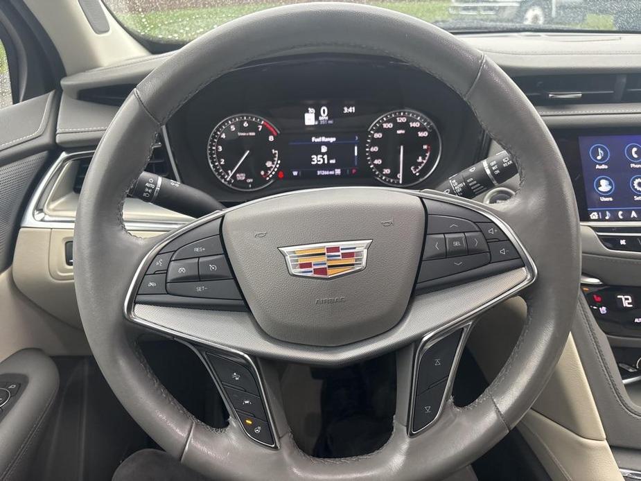 used 2022 Cadillac XT5 car, priced at $36,000