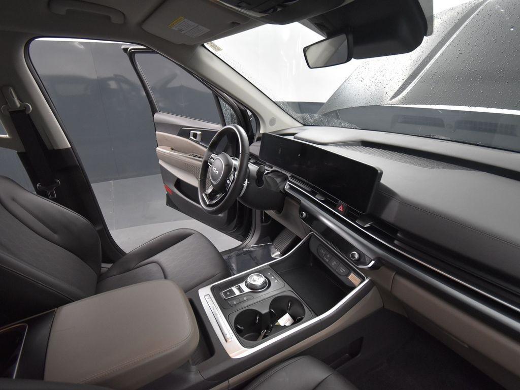 used 2025 Kia Carnival Hybrid car, priced at $37,990