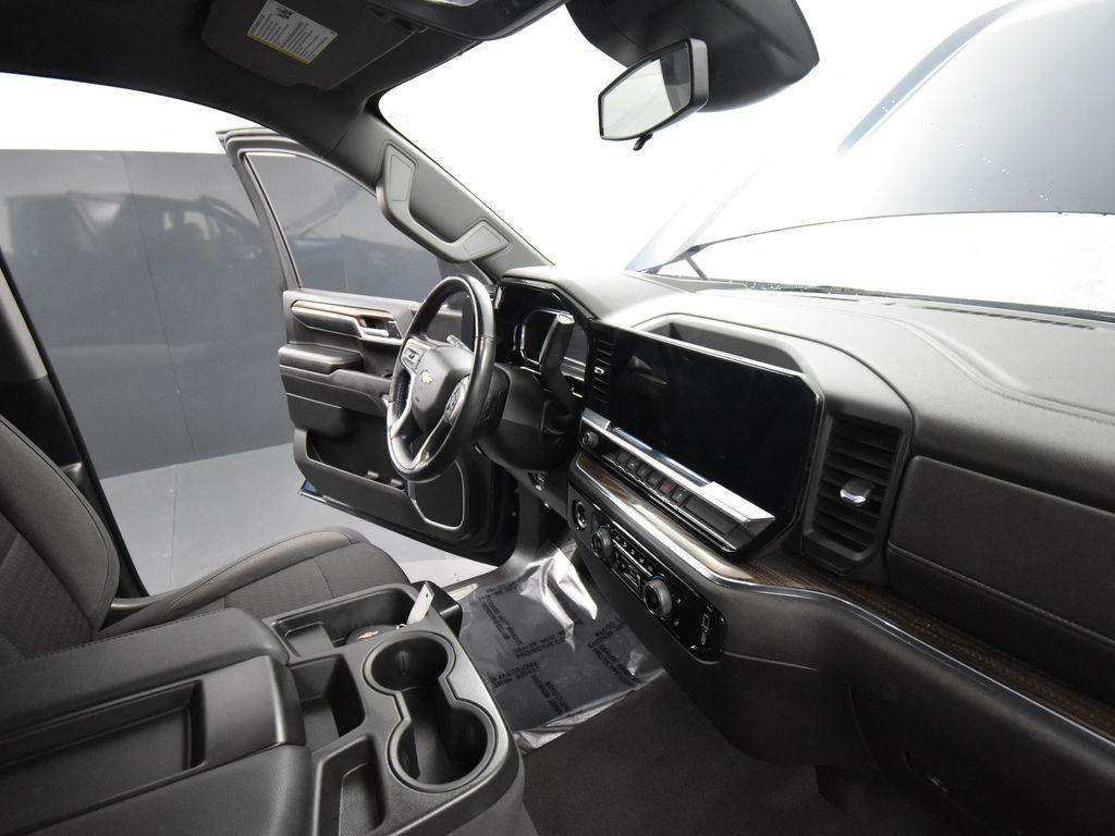 used 2022 Chevrolet Silverado 1500 car, priced at $36,990