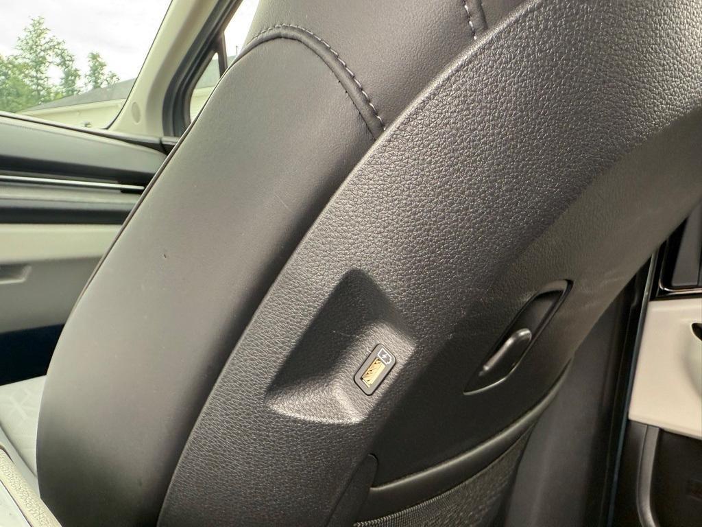 used 2024 Kia Carnival car, priced at $38,990
