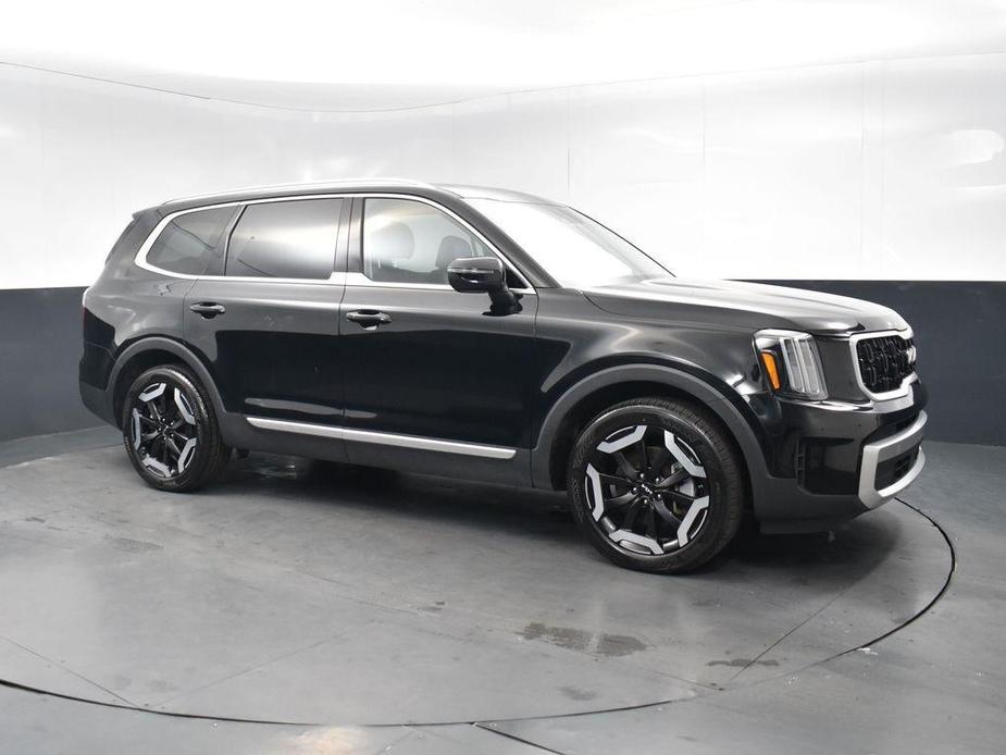 used 2023 Kia Telluride car, priced at $34,000