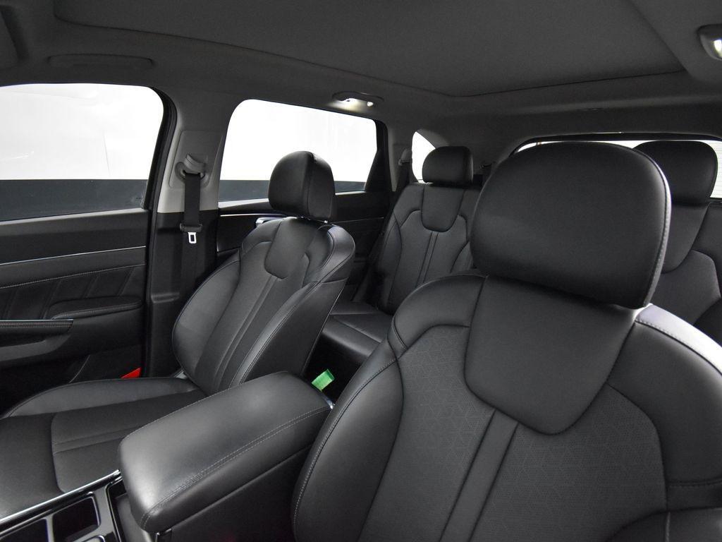 used 2023 Kia Sorento car, priced at $32,500