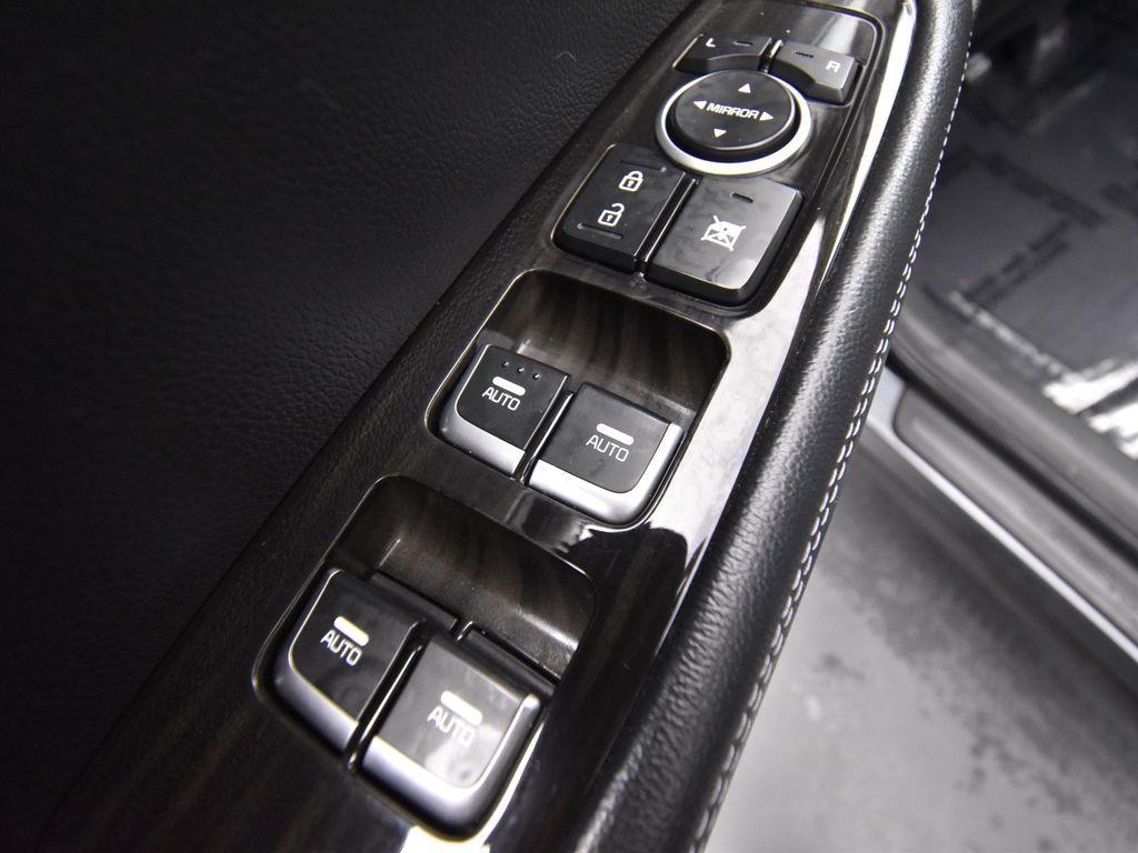 used 2020 Kia Sorento car, priced at $13,841