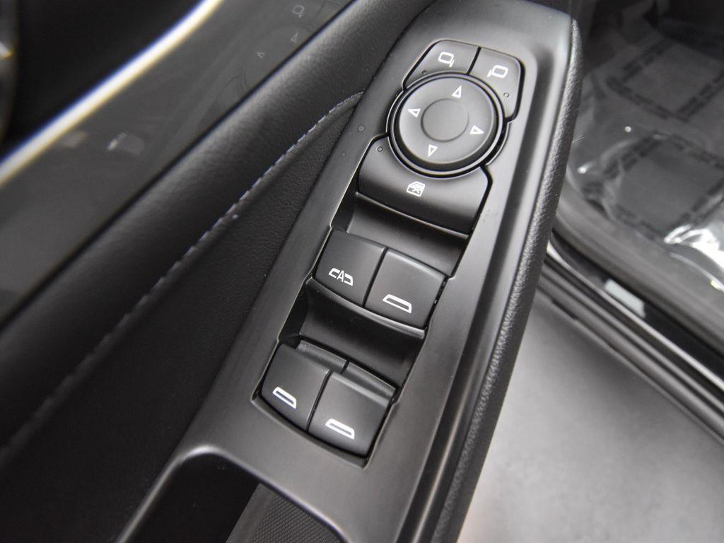used 2023 Chevrolet Traverse car, priced at $37,700