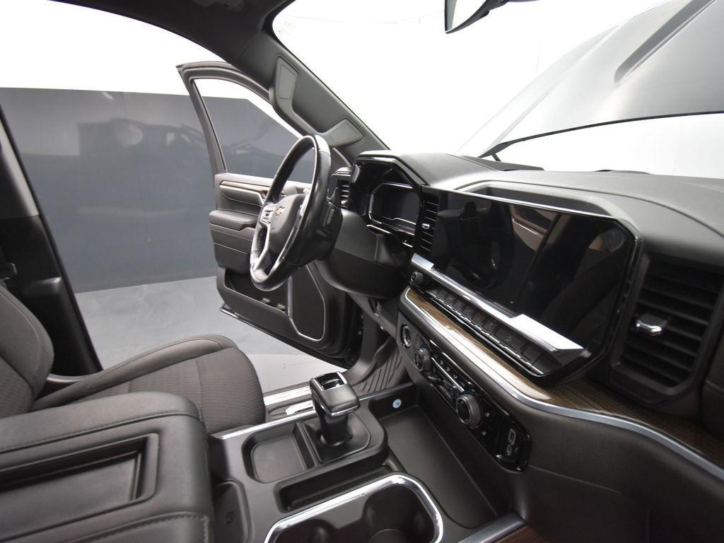 used 2022 Chevrolet Silverado 1500 car, priced at $34,600