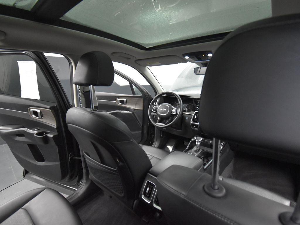 used 2023 Kia Sorento car, priced at $31,300
