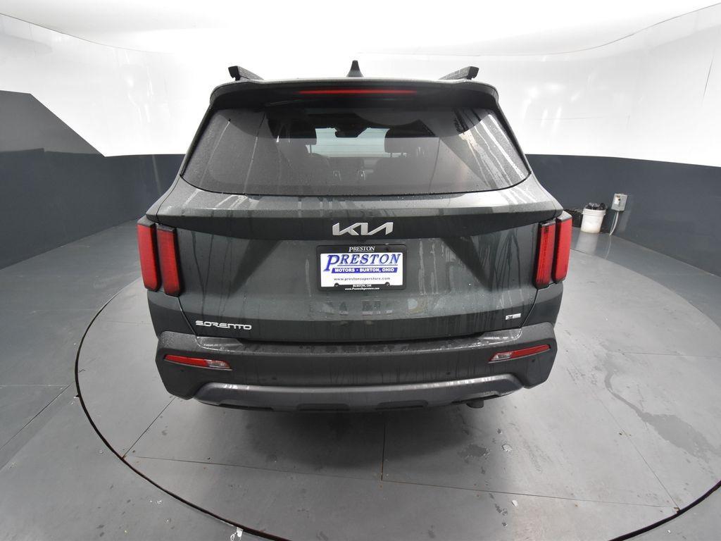used 2023 Kia Sorento car, priced at $31,300