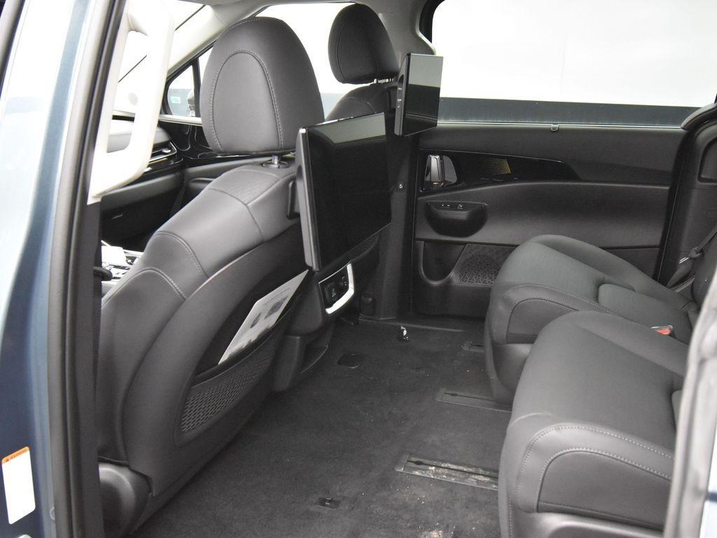 new 2026 Kia Carnival Hybrid car, priced at $57,085