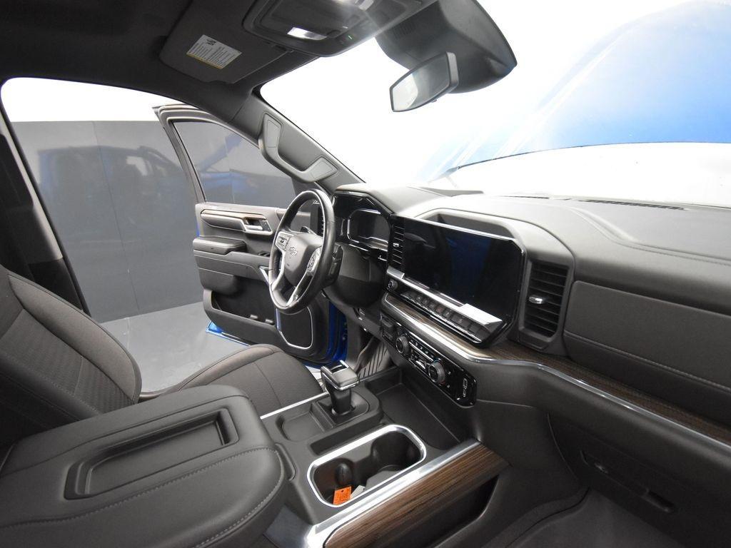 used 2022 Chevrolet Silverado 1500 car, priced at $40,595