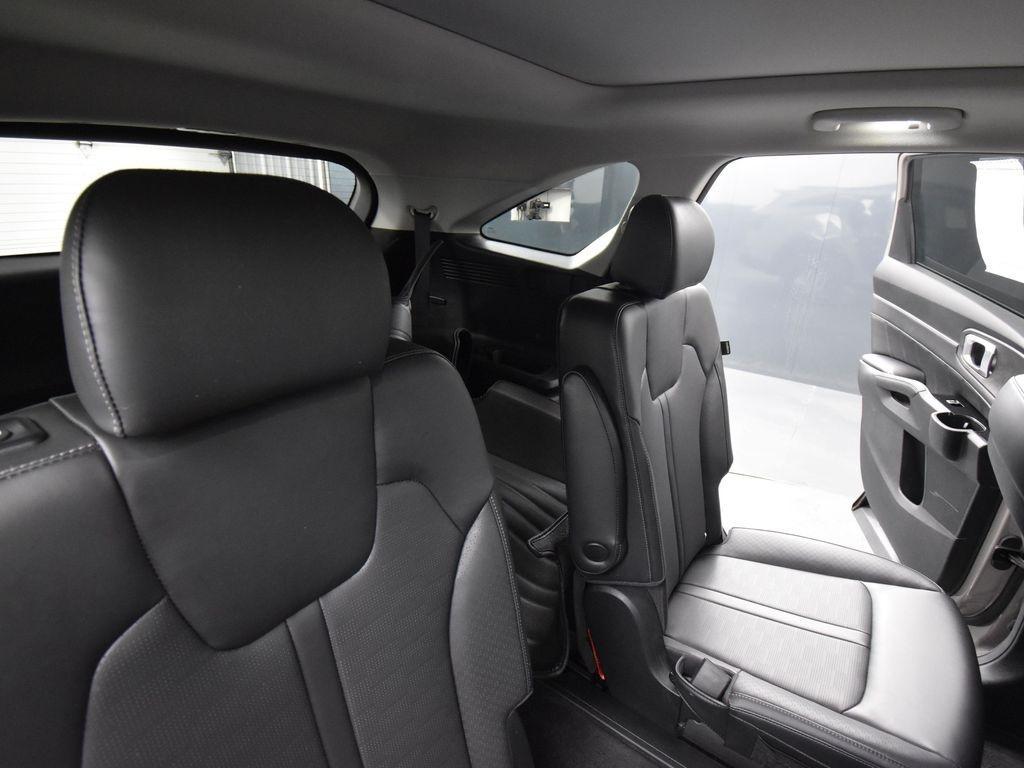 used 2024 Kia Sorento car, priced at $38,500