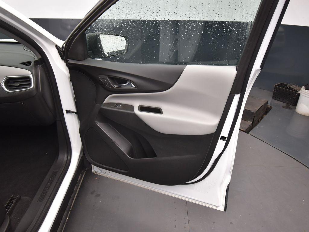 used 2022 Chevrolet Equinox car, priced at $20,314